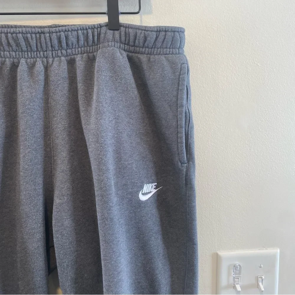 Nike Men's Sportswear Club Fleece Jogger Pant size XL gray sweatpants